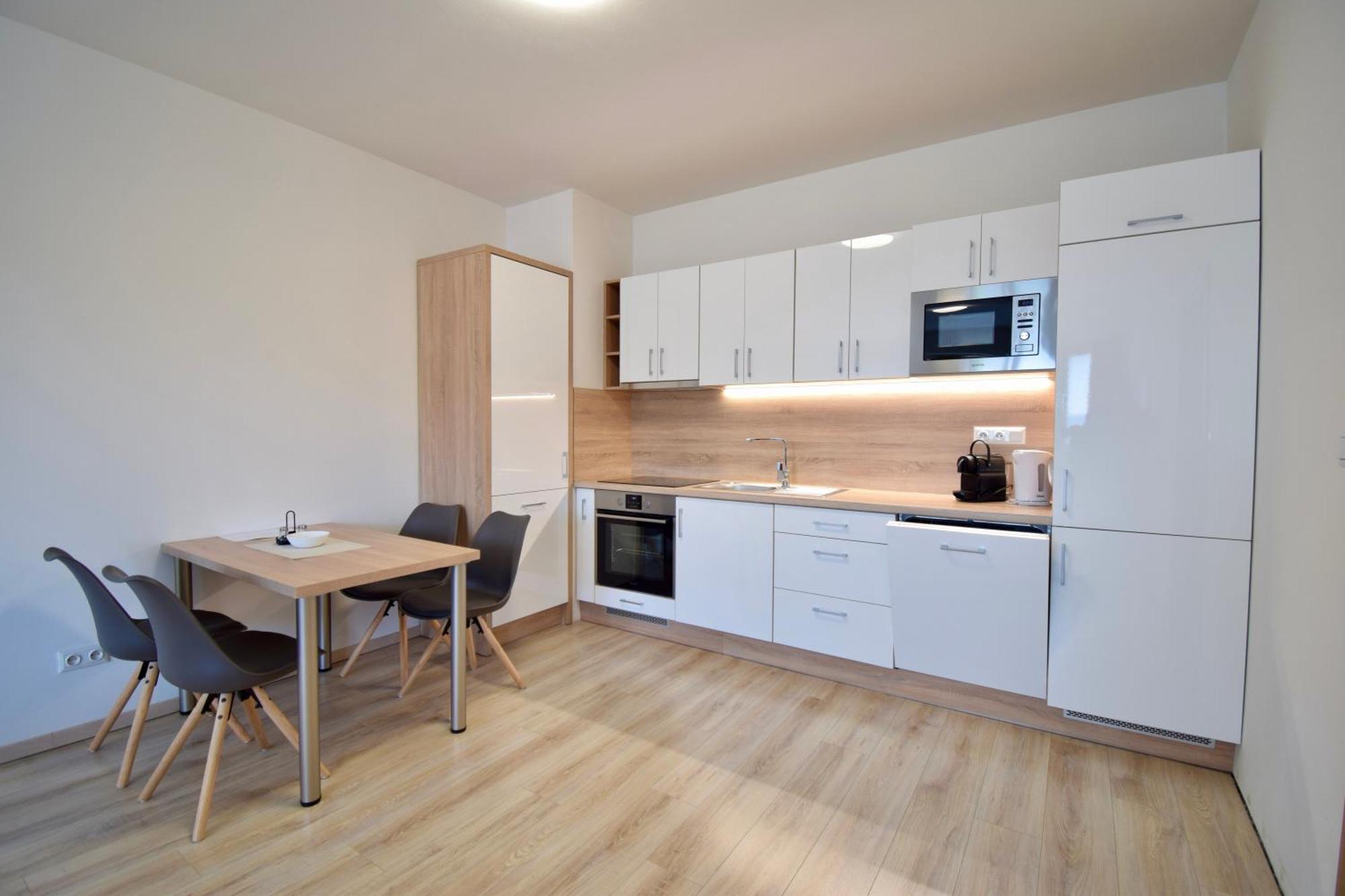 Saratovska Apartment Trencin Exterior photo